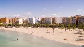 Playa de S' Arenal en Palma.