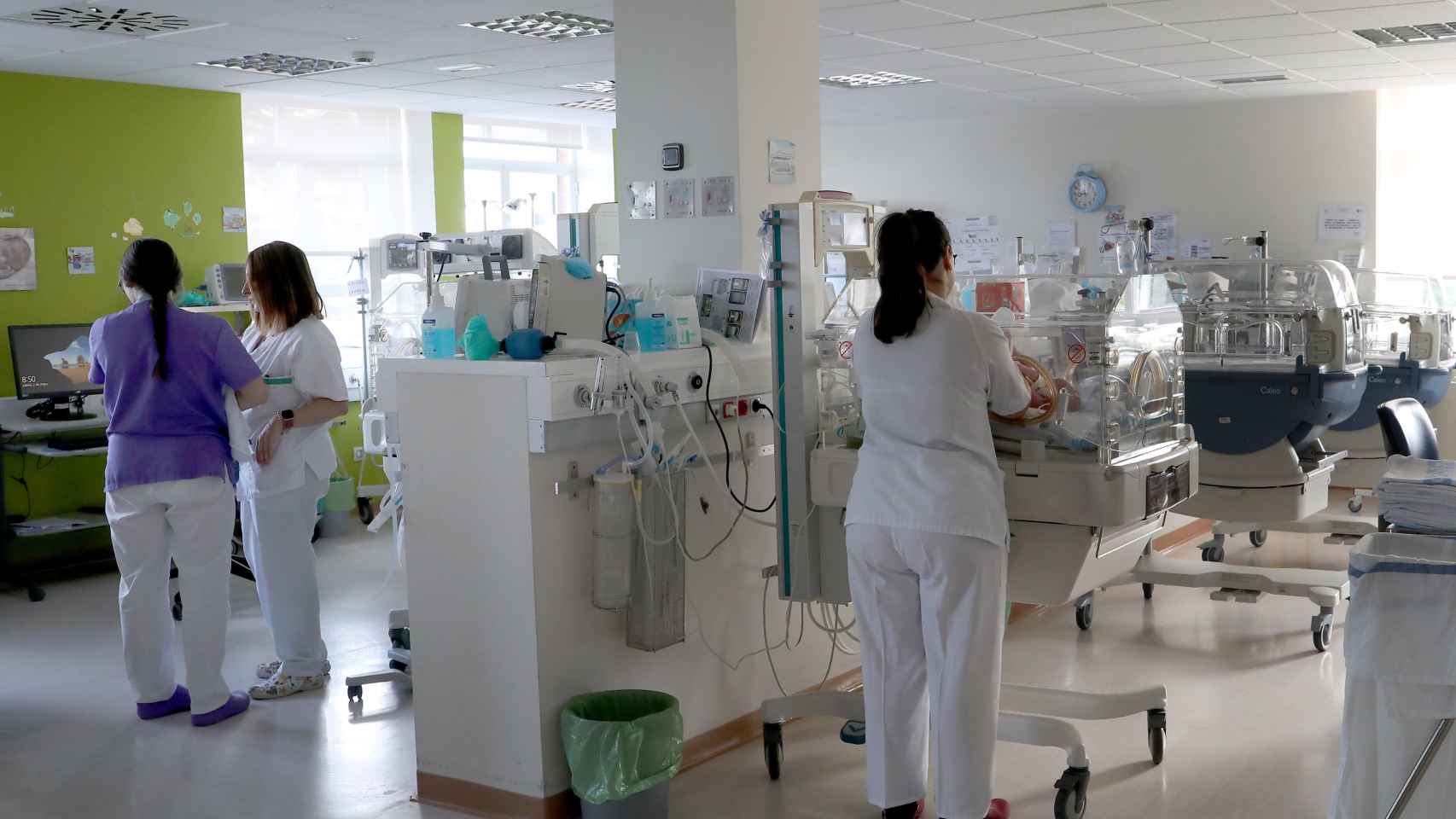 Dependencia del Hospital de Palencia donde desarrollan su actividad 17 profesionales de atención primaria y especializada, en la imagen zona de incubadoras.