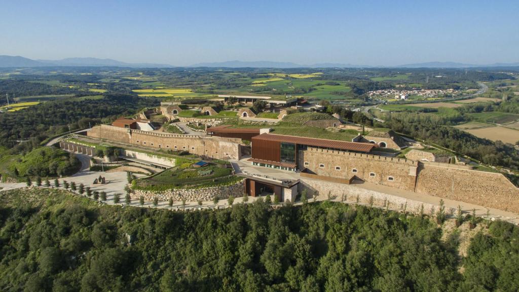 La panorámica del Castillo de Sant Julià de Ramis donde se aloja Esperit Roca.