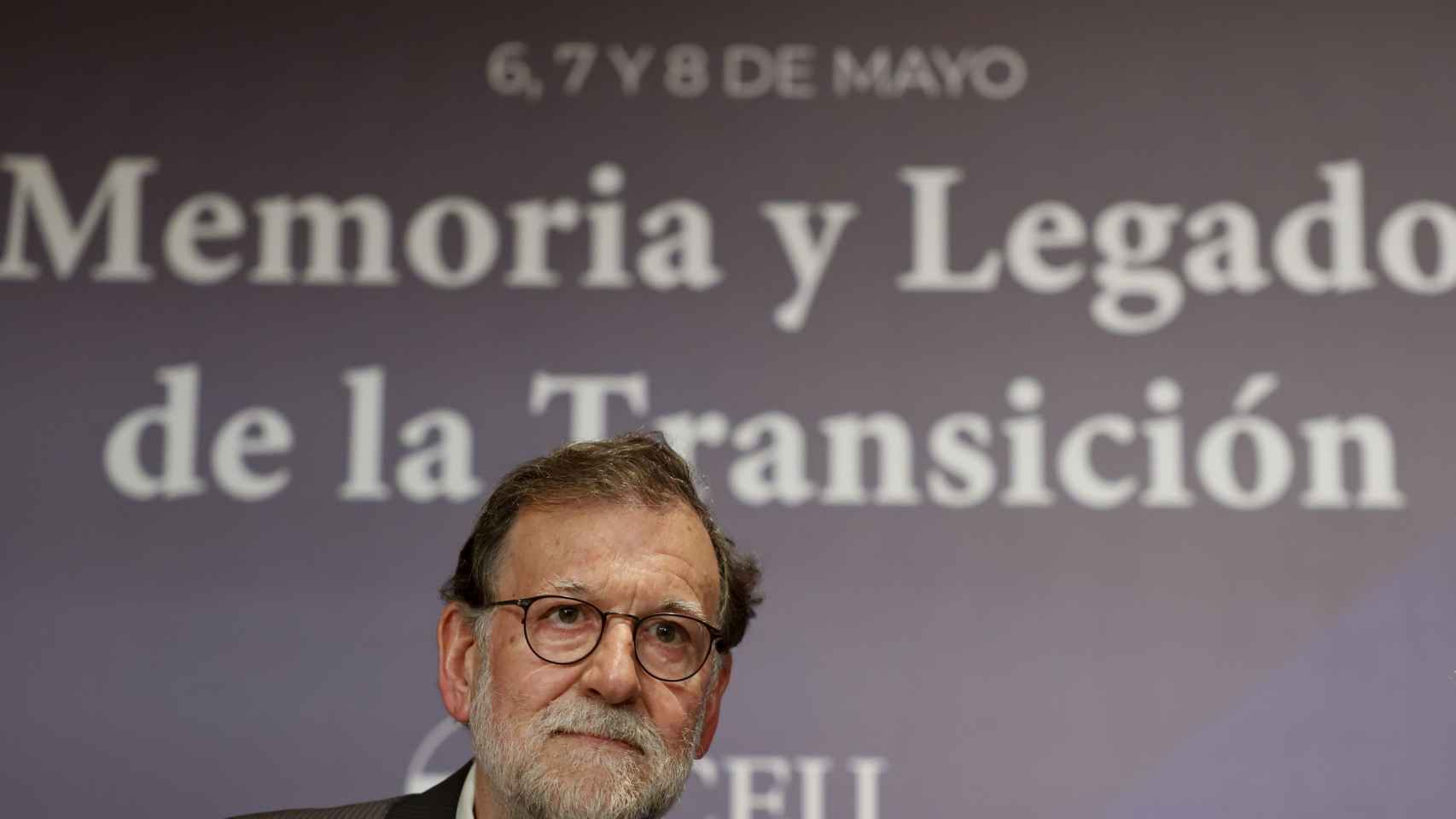 El expresidente del Gobierno, Mariano Rajoy, durante su intervención en las jornadas “Memoria y Legado de la Transición”, organizadas por la Universidad CEU Cardenal Herrera. Efe / Ana Escobar
