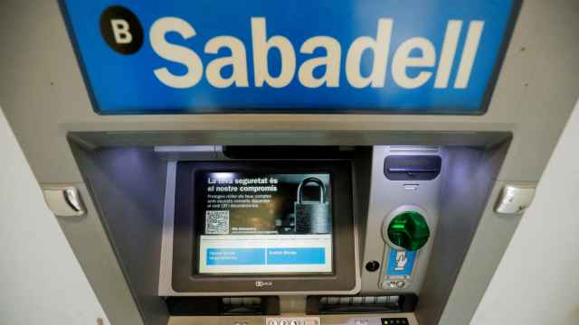 Logo de Banco Sabadell en un cajero automático.