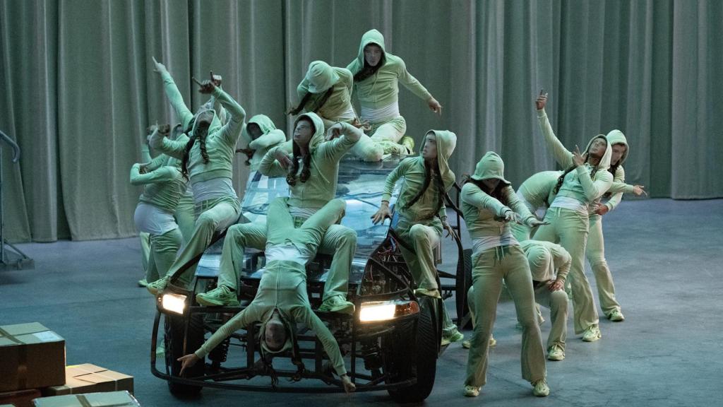 Imagen del espectáculo 'Age of Content' de la compañía (La)Horde con la colaboración del Ballet National de Marseille.