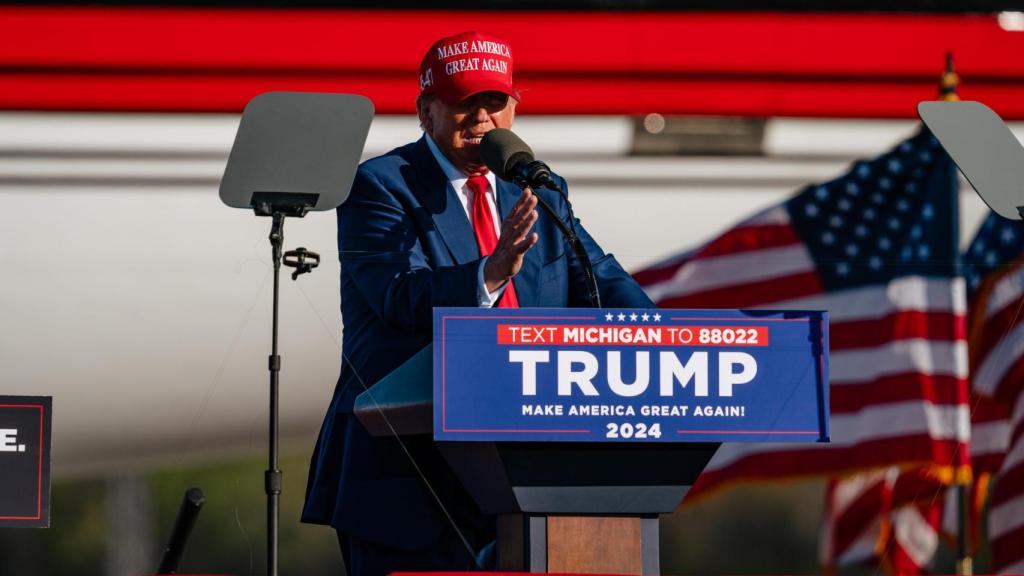 El expresidente de Estados Unidos y candidato a la Casa Blanca por el Partido Republicano, Donald Trump, en un mitin en Michigan.