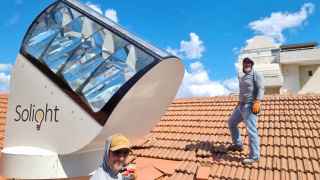 Adiós a las placas solares: el ingenioso sistema que lleva más luz a casa sin tener que gastar en electricidad