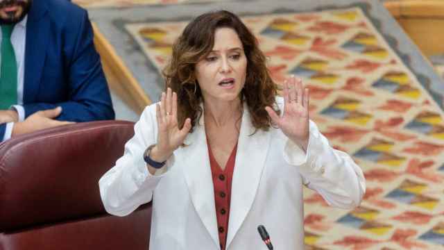 La presidenta de la Comunidad de Madrid, Isabel Díaz Ayuso, interviene durante el pleno en la Asamblea de Madrid.