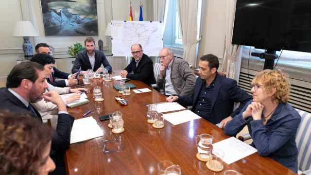 El ministro de Transportes, Óscar Puente, en su reunión con una delegación de CCOO Castilla y León, este jueves.