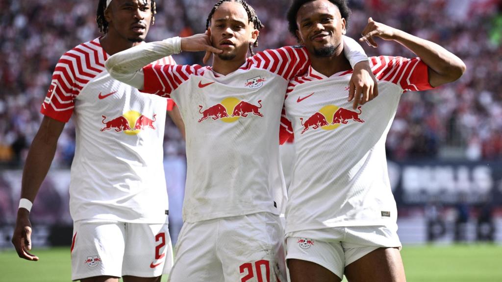 Xavi Simons celebra un gol con el Leipzig.