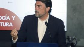 El alcalde Luis Barcala.