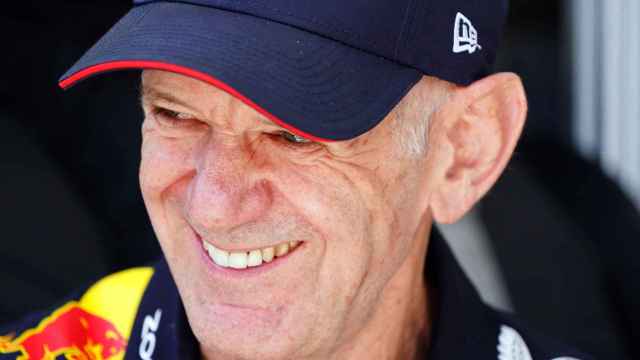 Adrian Newey, sonriente en el GP de Miami 2024 de F1 con Red Bull