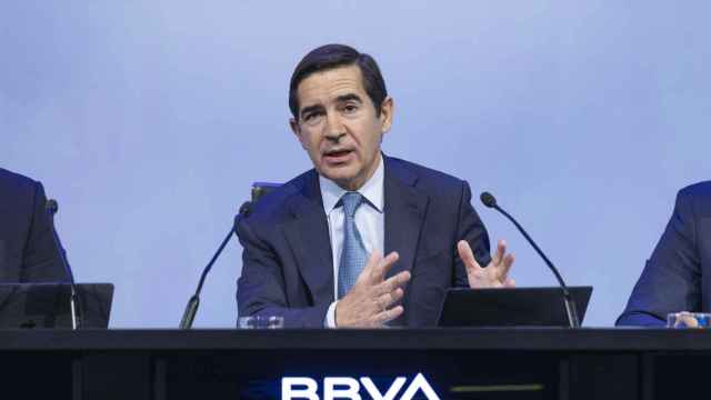 Carlos Torres, presidente de BBVA, el jueves durante la presentación de la opa lanzada por el banco sobre el capital de Sabadell.