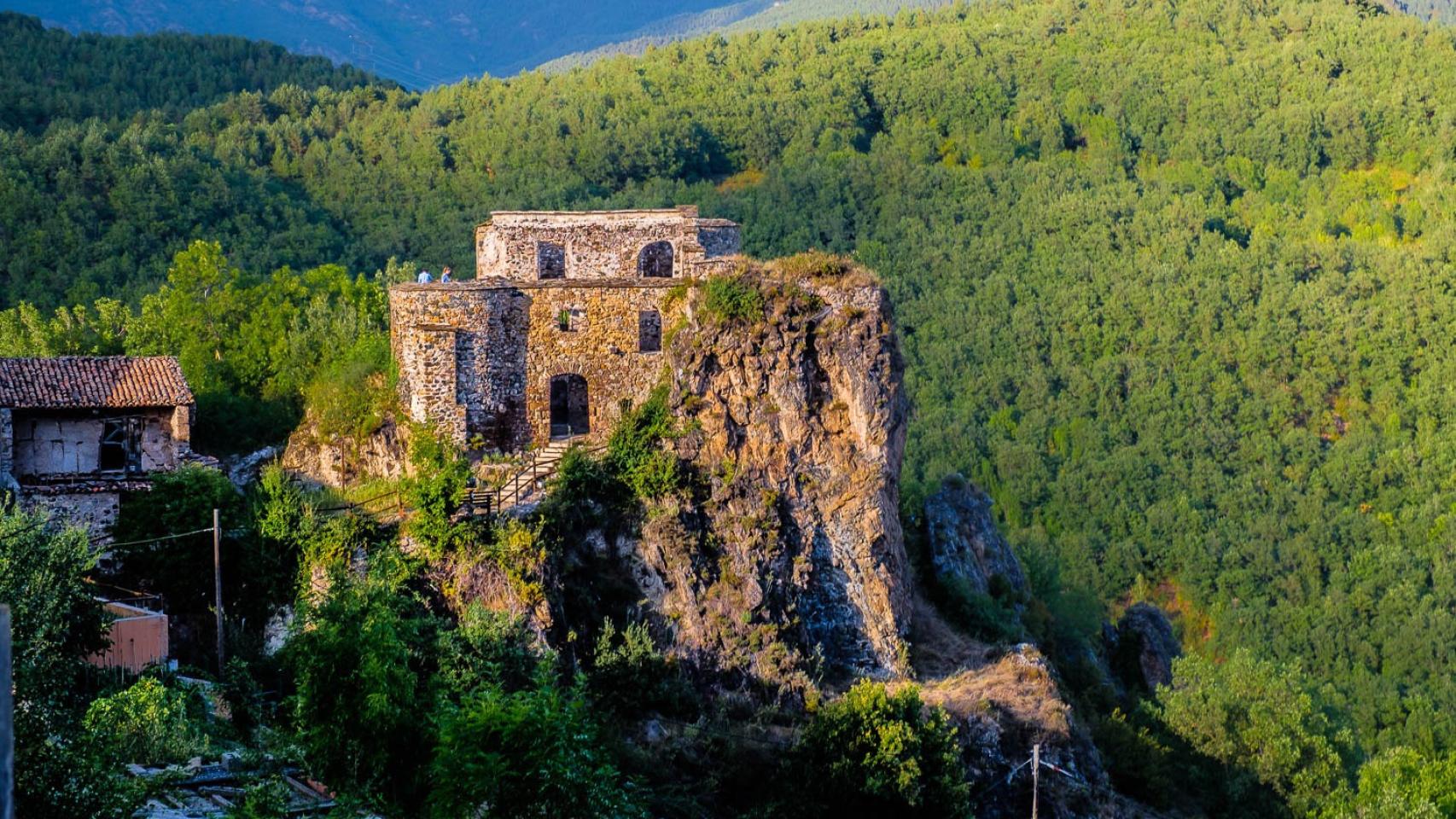 Partes de la ruta de senderismo de Aragón conocida como la 'Provenza francesa'.