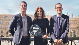 Los concejales de Turismo y Deportes, Ángel Fernández Silva y Almudena Parres, respectivamente, acompañados del director de Padel&Padel, Borja Alcalde