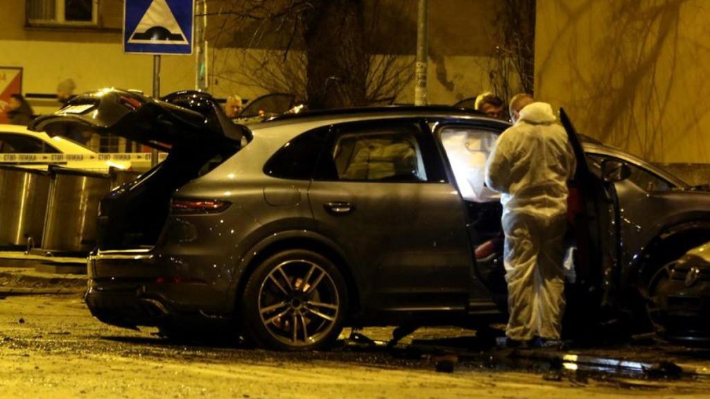 Porsche Cayenne destrozado tras el atentado contra el Francotirador en 2020.