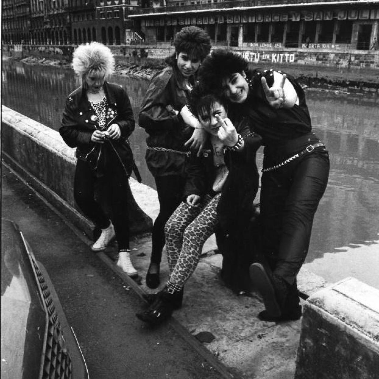 Las cuatro integrantes del grupo en el Bilbao de los 80