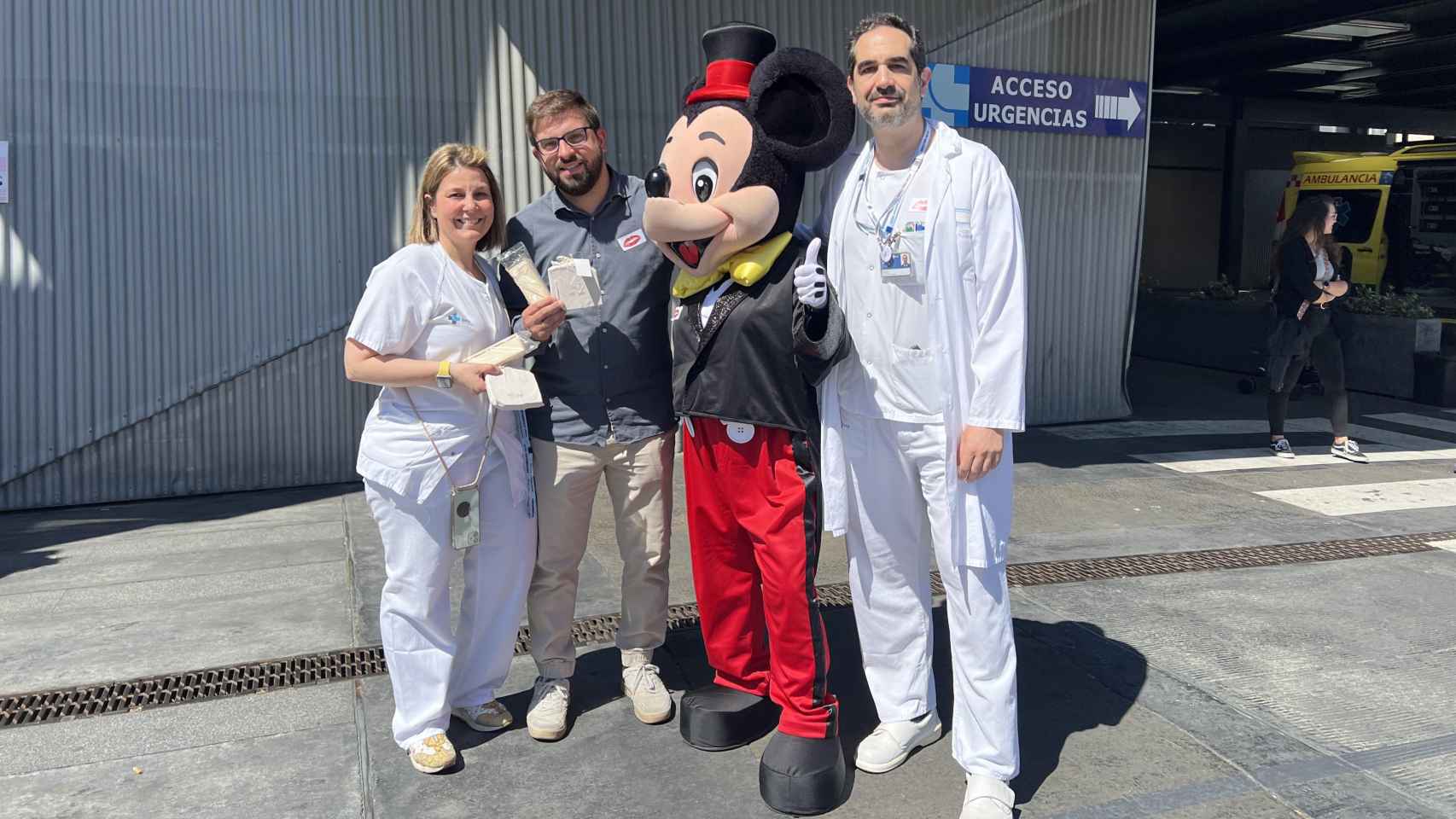 Visita de los representantes de Vallsur al Hospital Clínico de Valladolid