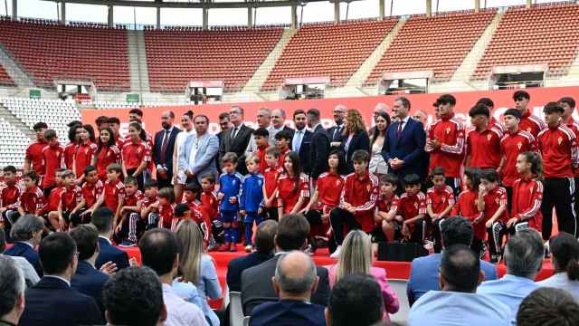 El acto de presentación de la Ciudad Deportiva del Real Murcia, este jueves en el Estadio Enrique Roca.