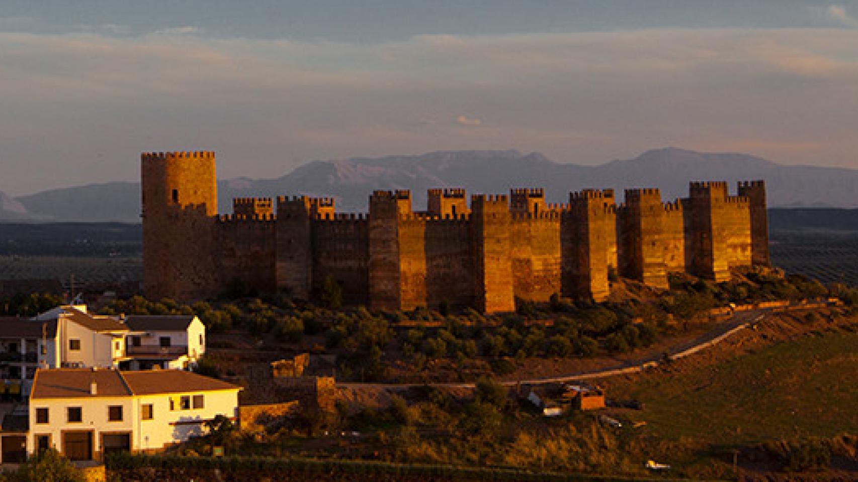 Fachada del castillo de Burgalimar.