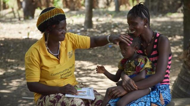 La Fundación la Caixa, en conjunto de Unicef España, promueven un plan para reducir la mortalidad infantil en Sierra Leona y otros países de África.