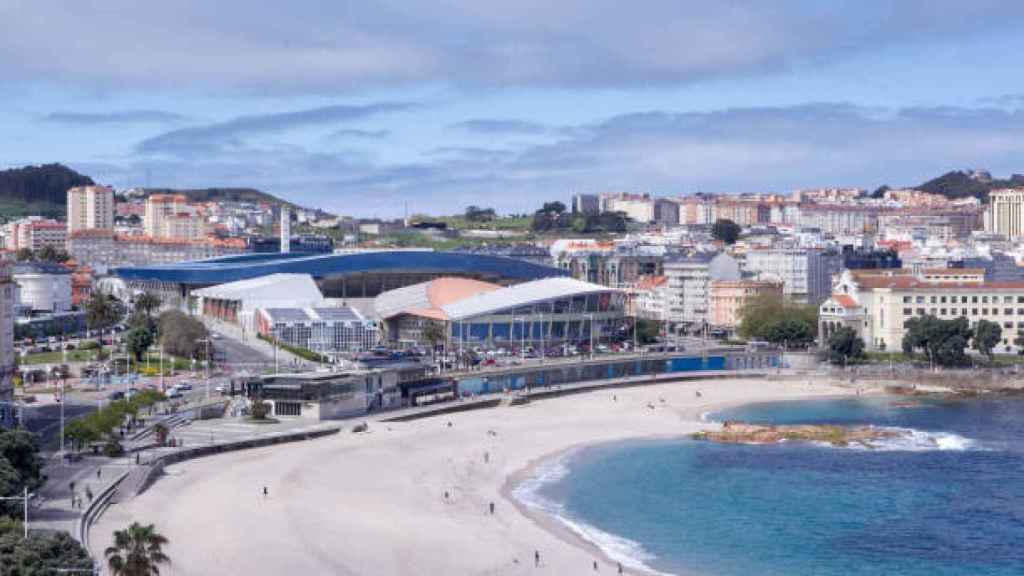 Vista aérea de la playa de Riazor en La Coruña