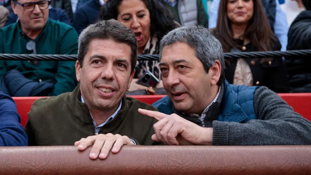 Mazón y Barrera en una corrida de toros