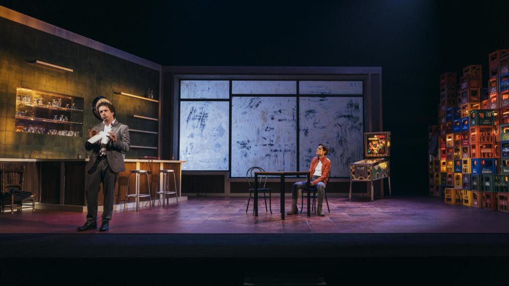 Un momento de 'Los guapos', de David Trueba, en el Teatro María Guerrero (Centro Dramático Nacional). Foto: Luz Soria