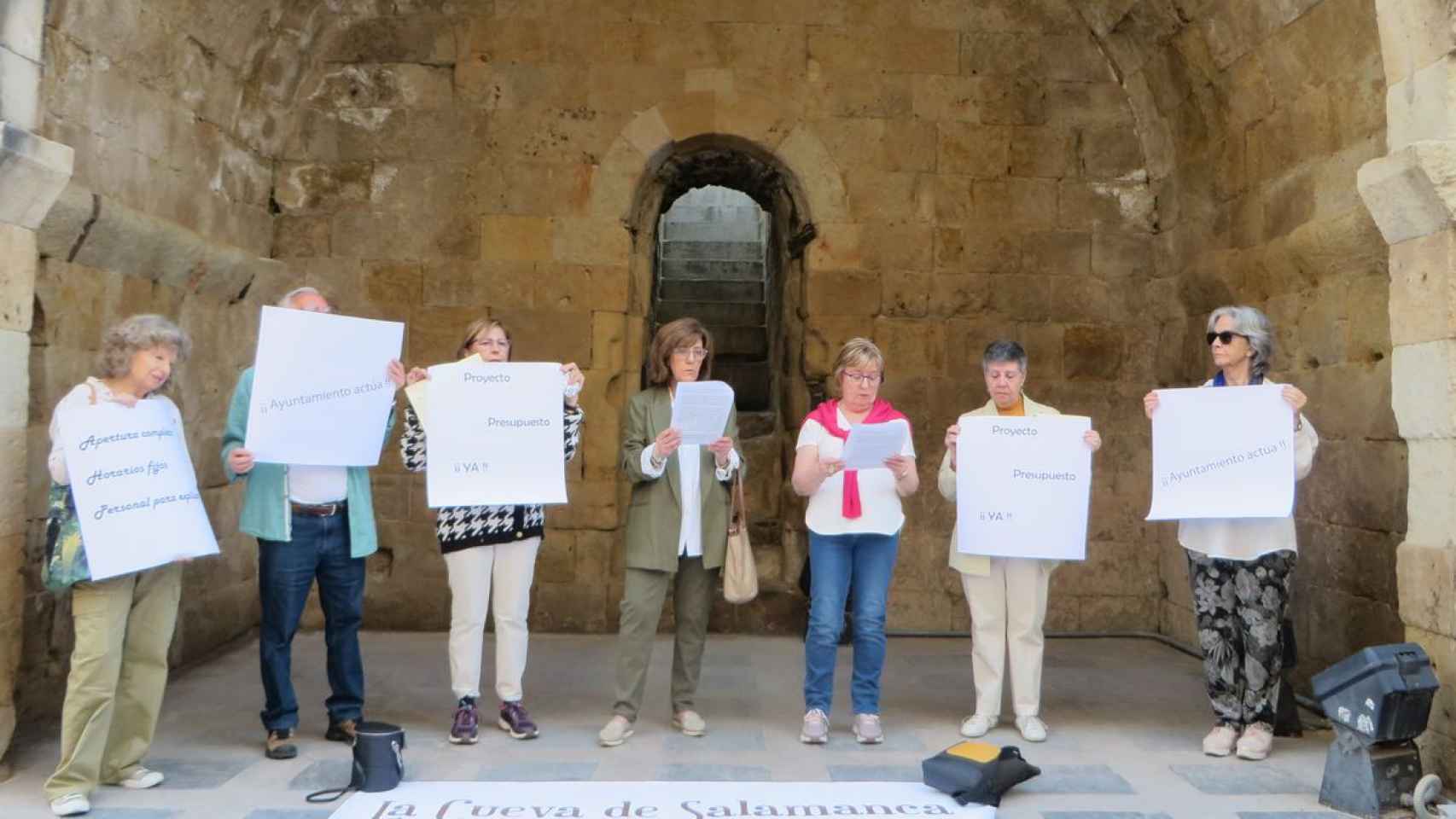 Ciudadanos por la Defensa del Patrimonio en la Cueva de Salamanca