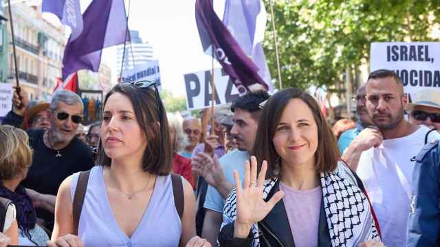 La exministra Irene Montero y la secretaria general de Podemos, Ione Belarra, este sábado en la manifestación contra Israel celebrada en Madrid.