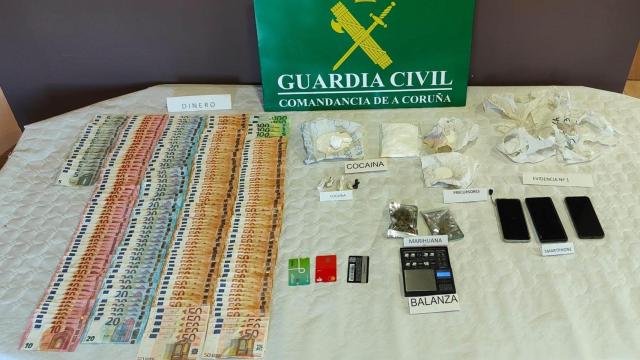 Detienen a dos hombres en Rianxo (A Coruña) por un delito de tráfico de drogas