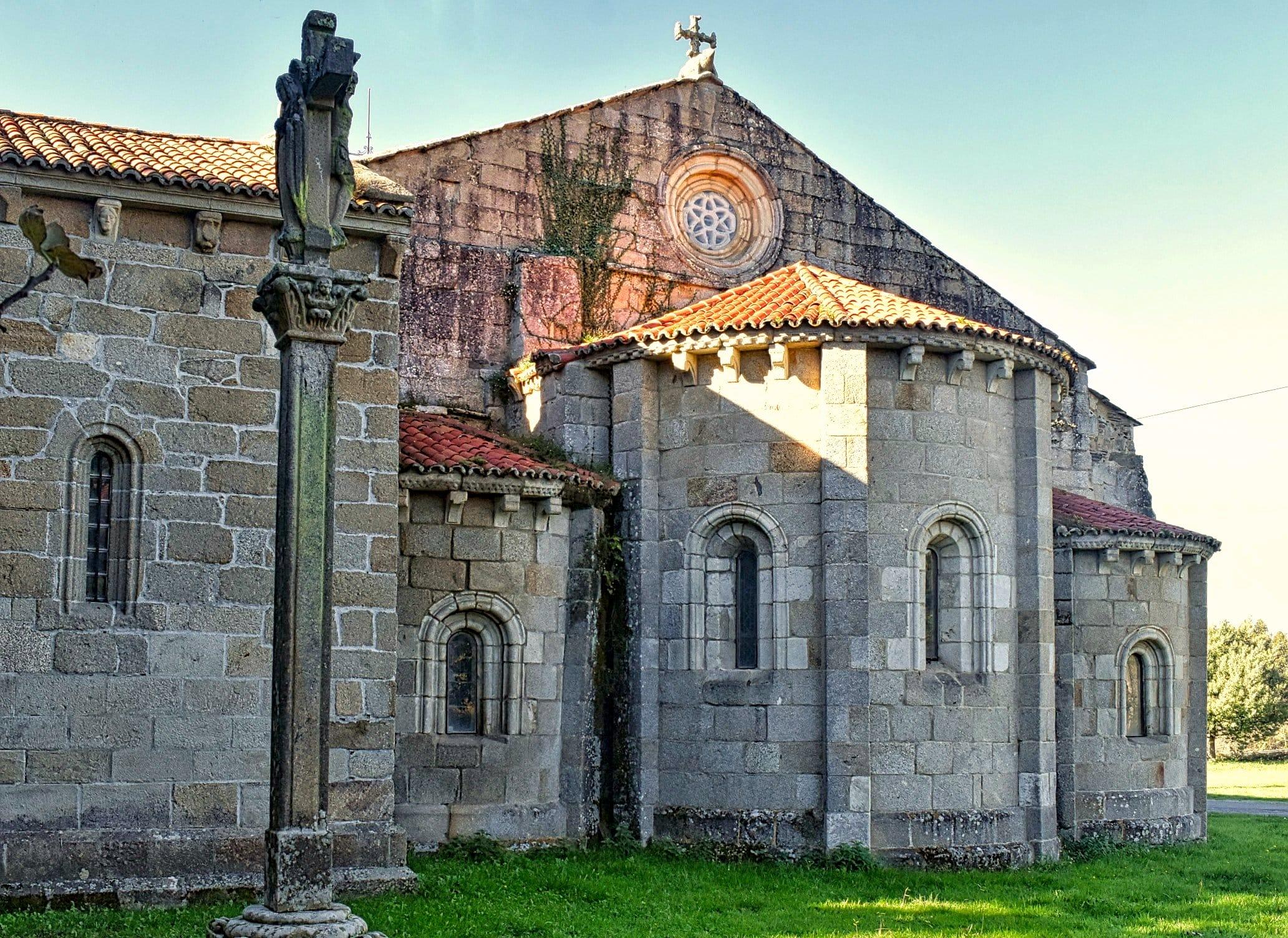 Antiguo monasterio e iglesia de San Salvador de Bergondo. Foto: Románico en España