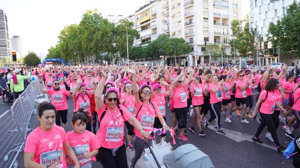 Las participantes de la Carrera de la Mujer Central Lechera Asturiana.