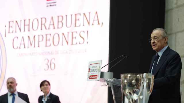 Florentino Pérez habla en la sede de la Comunidad de Madrid.