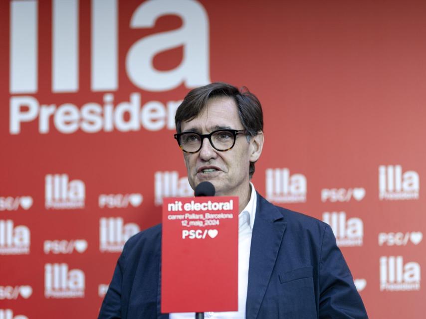 El candidato a la Generalitat, Salvador Illa, comparece en la sede del PSC.