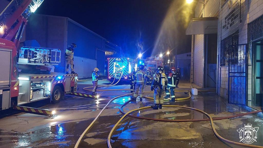 Incendio en una nave industrial de Burgos