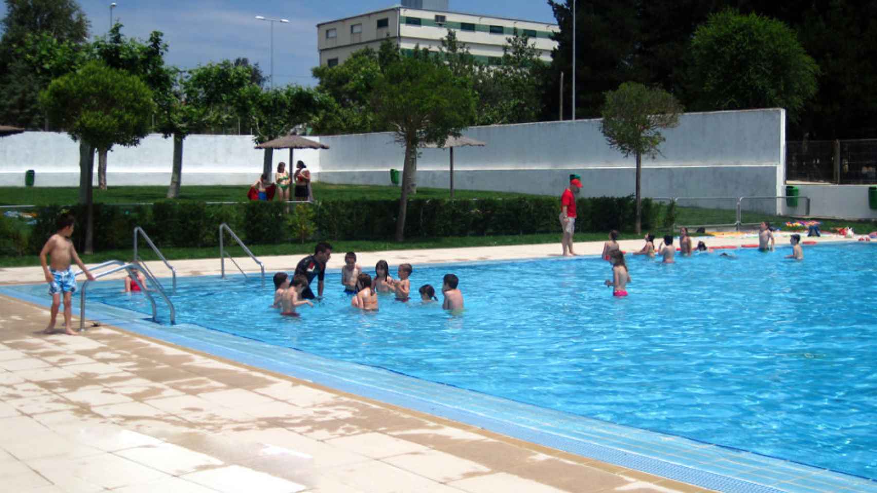 Sale a subasta la gestión del bar de la piscina de Guijuelo
