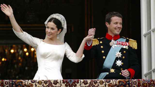 Federico y Mary de Dinamarca, en una imagen del día de su boda celebrada el 14 de mayo de 2004.