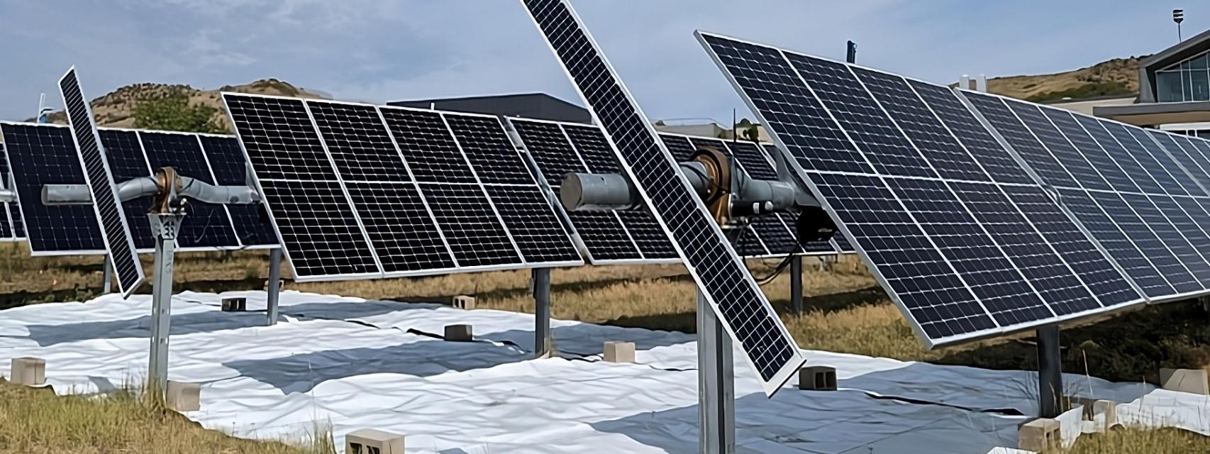 Los paneles solares bifaciales utilizados durante los experimentos de la Universidad de Ottawa