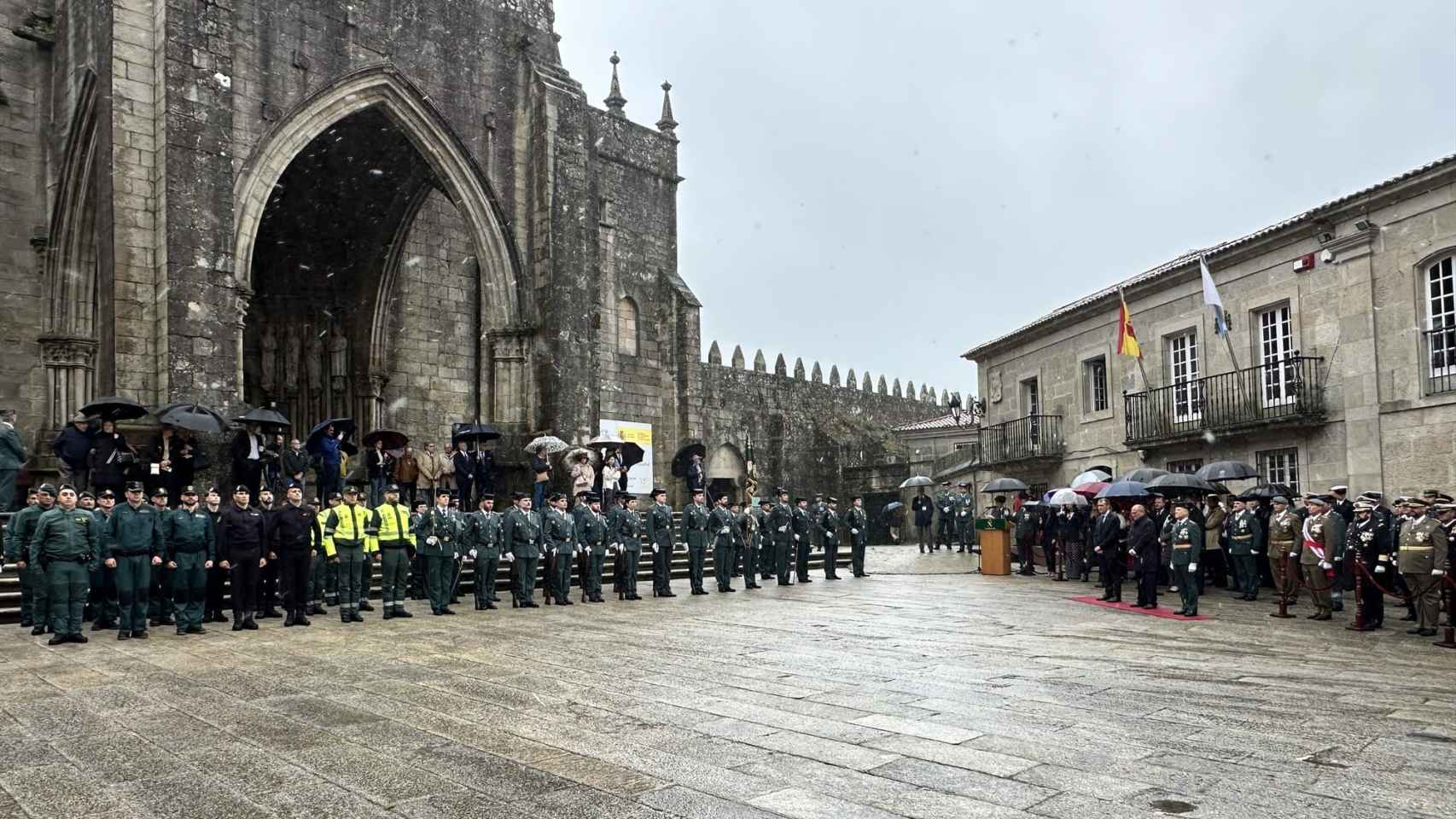 Conmemoración en Tui por los 180 años de la Fundación de la Guardia Civil.