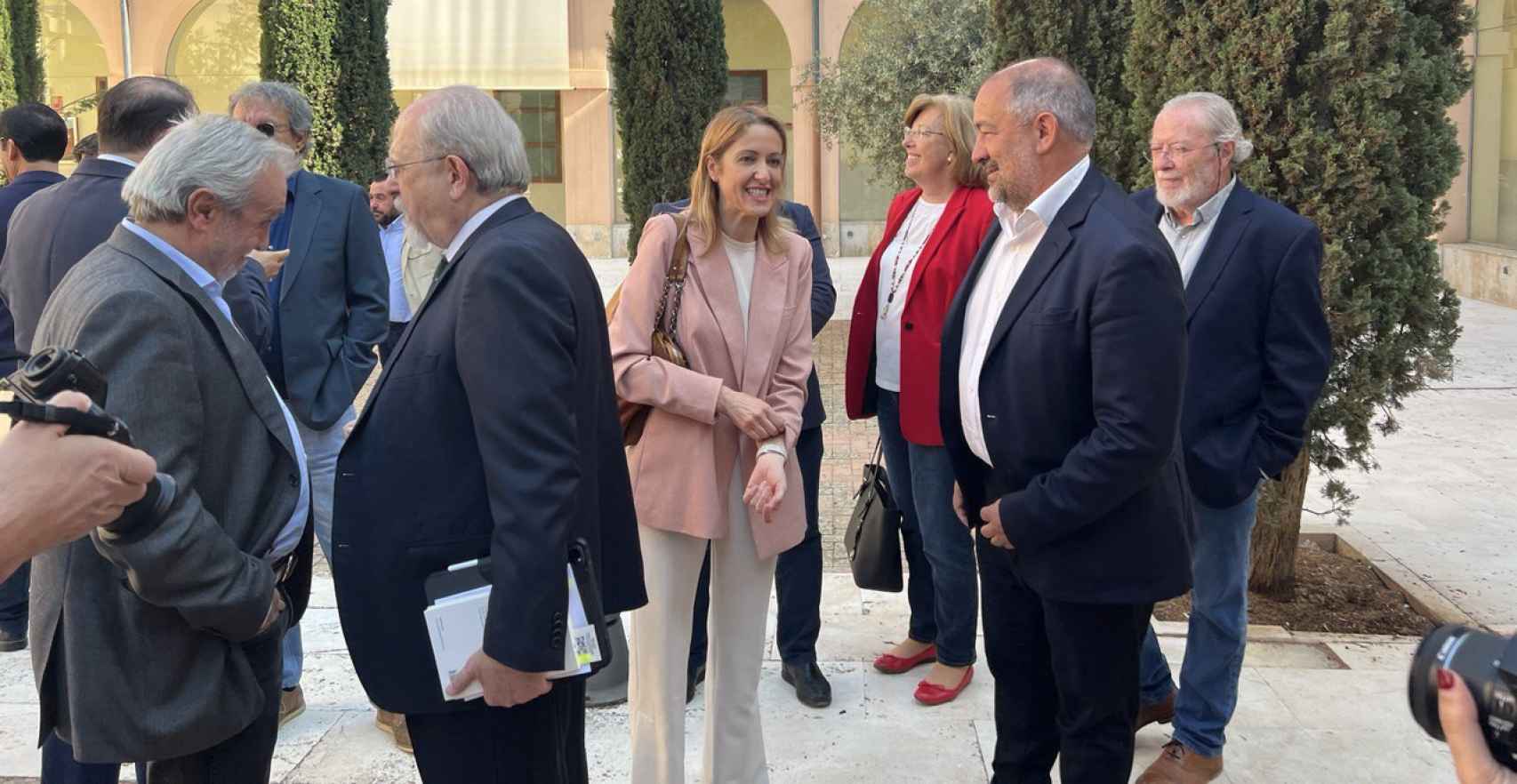 La eurodiputada Cristina Maestre junto al rector de la UCLM, Julián Garde. Foto: EL ESPAÑOL - EL DIGITAL CLM.