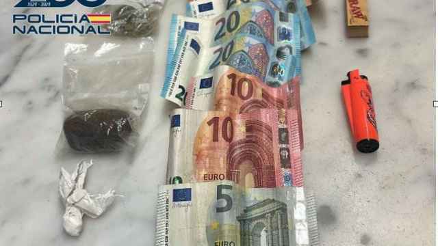 El dinero y la droga incautada a un joven en Ponferrada