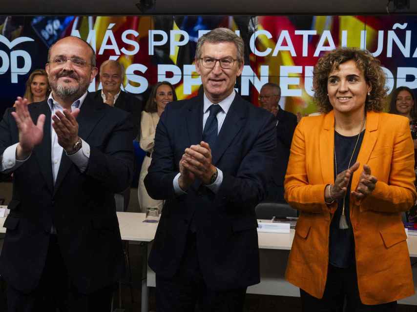 Alejandro Fernández, Alberto Núñez Feijóo y Dolors Montserrat.