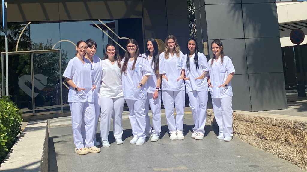 Estudiantes en prácticas en un hospital de Vithas en Málaga.