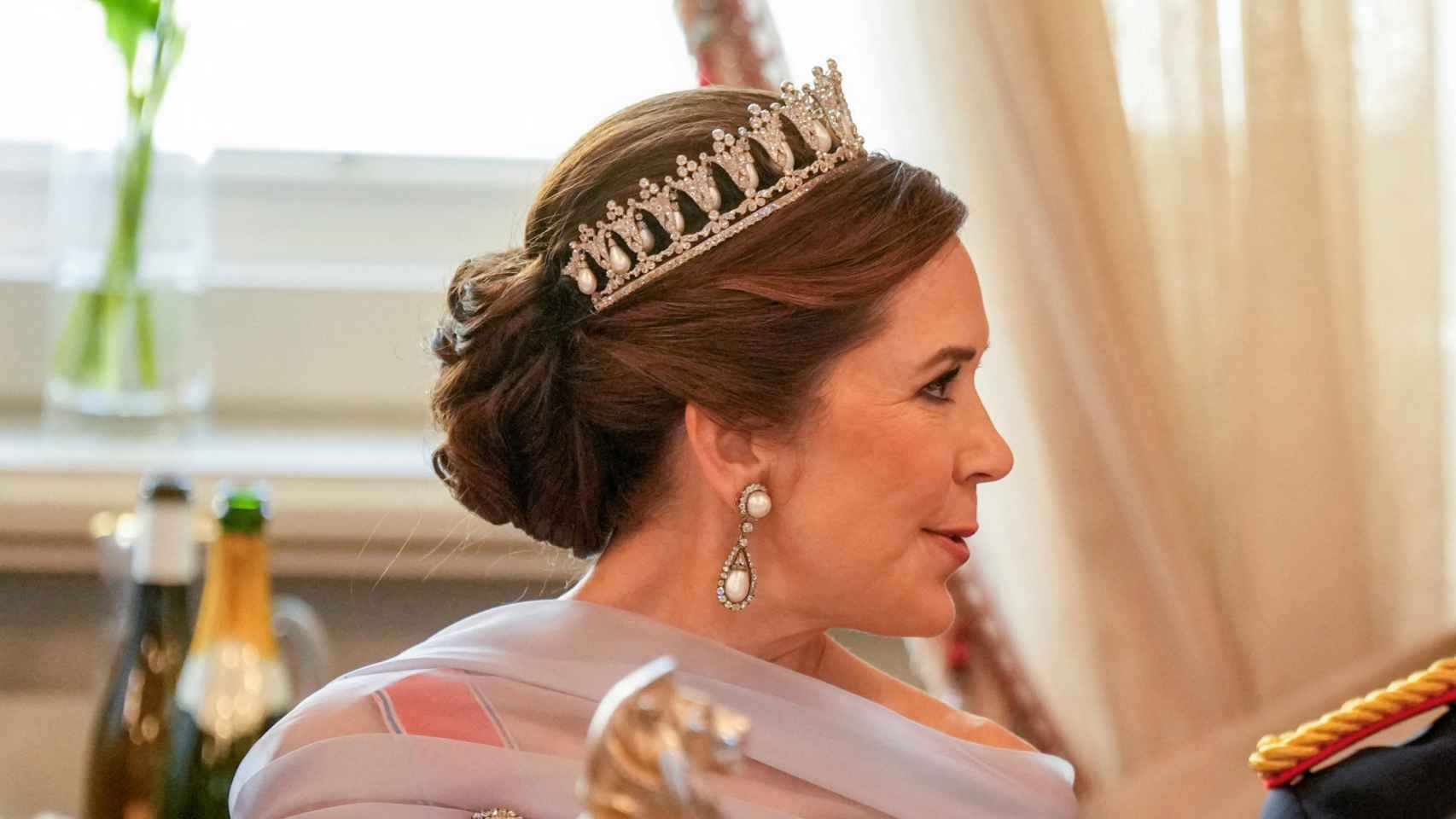 La reina Mary de Dinamarca, fotografiada durante la cena de gala.