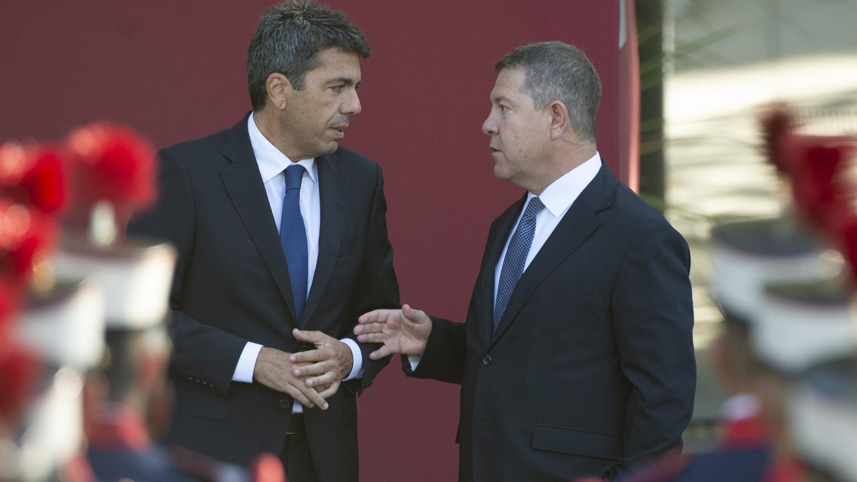 El presidente de la Comunitat Valenciana, Carlos Mazón, y el de Castilla-La Mancha, Emiliano García-Page, en una imagen de archivo