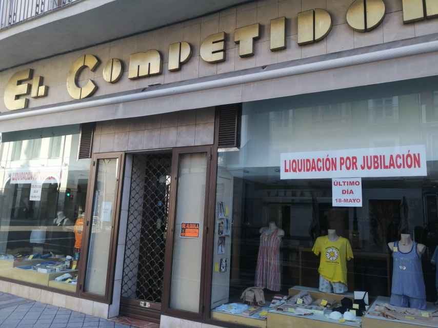 Cierra una tienda de moda íntima con casi 100 años de historia en Valladolid: “Nos da mucha pena”