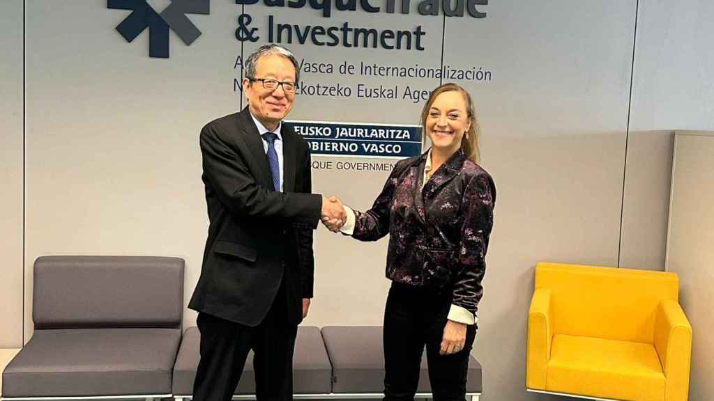 Ainhoa Ondarzabal, directora de BT&I, tras la firma del acuerdo con China.