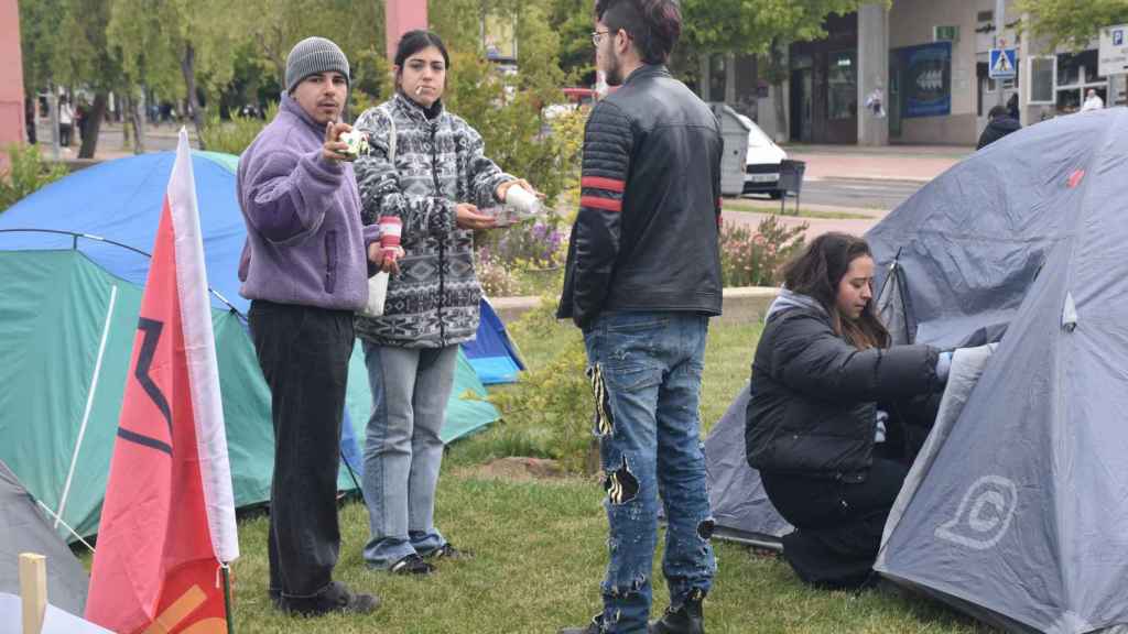 Universitarios acampados en el Campus Unamuno de Salamanca