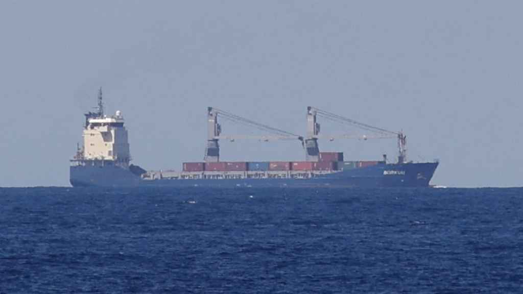 El buque 'Borkum', que tiene armador alemán, este jueves a su llegada al puerto de Cartagena.