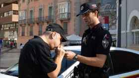 Controles de alcoholemia a peatones voluntarios en Murcia. EP.