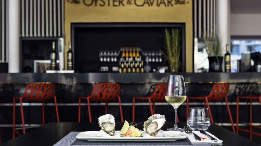 Oyster & Caviar Bar