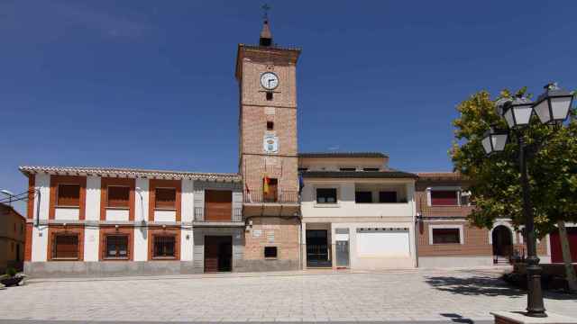 Ayuntamiento de Santo Domingo-Caudilla. / Foto: Wikipedia.